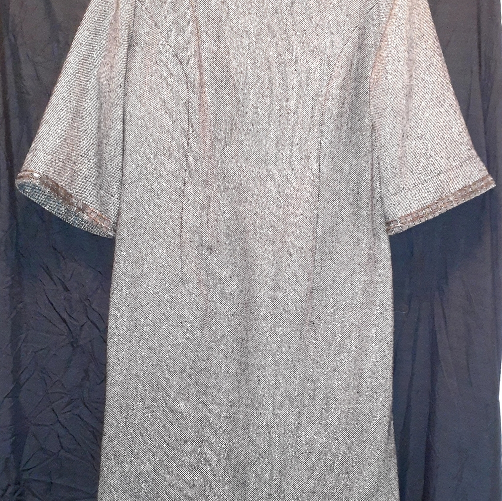 Dress - Picture 4 of 9